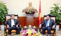 Pham Binh Minh rencontre l’ambassadeur nippon Hiroshi Fukada